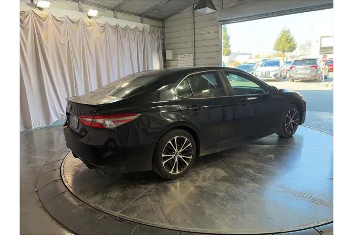 $15499 : Toyota Camry 2018 SE 4dr Sed image 8
