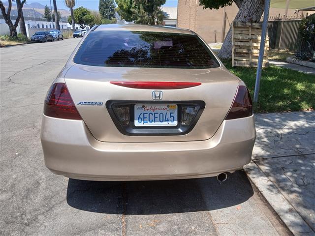 $2800 : Honda Accord  LX 2006 image 9