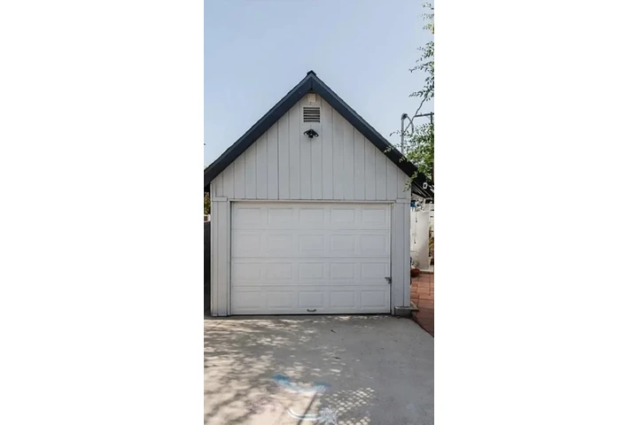 $2000 : BEAUTIFUL HOME FOR RENT image 5