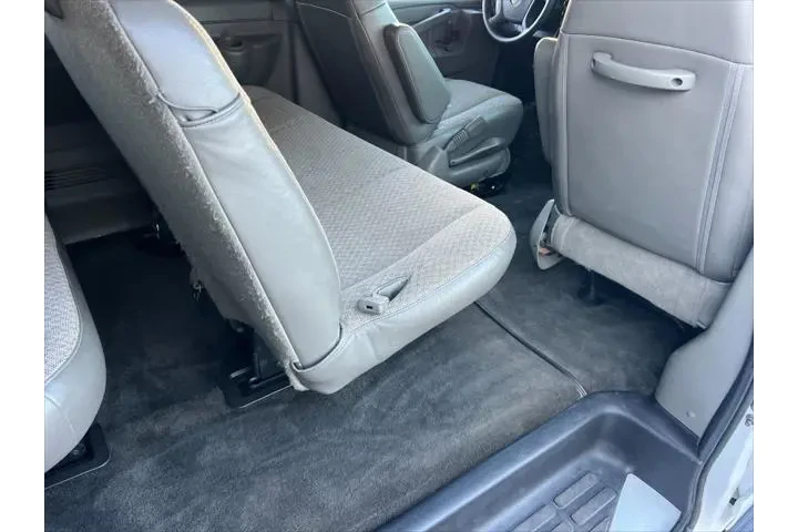 $20999 : Chevrolet Express 2017 LT 35 image 5