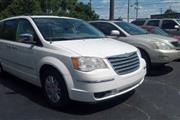 2010 Town and Country Limited thumbnail