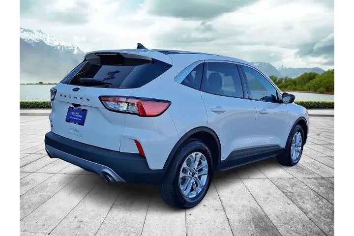 $16797 : Ford Escape 2022 AWD SE 4dr image 6