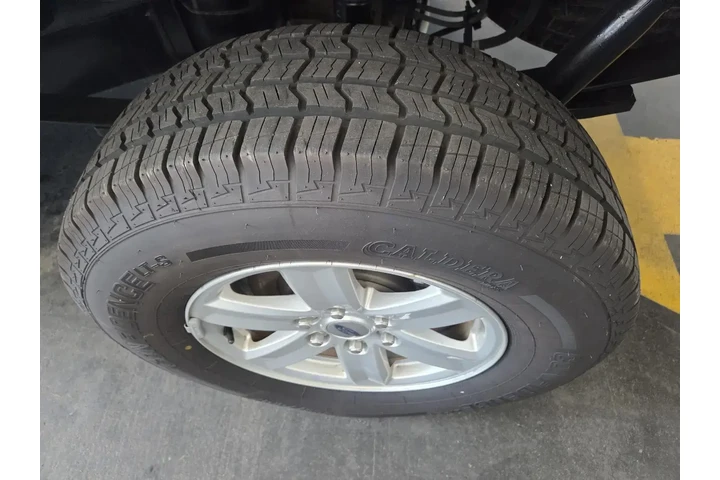 $35950 : Ford F-150 2023 4x4 Platinum image 10