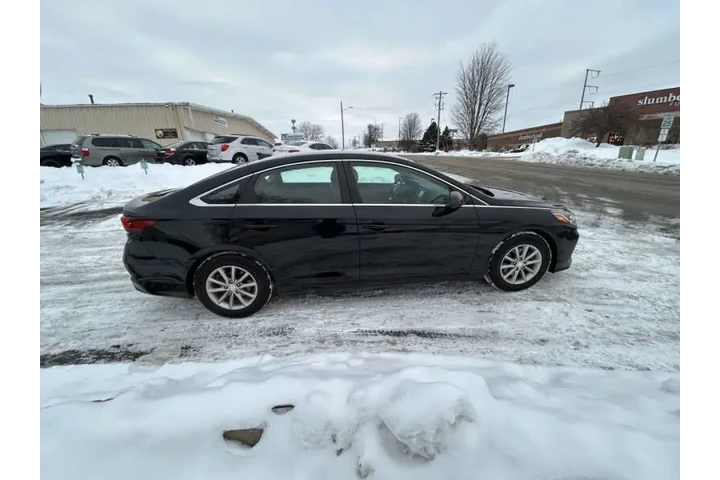 $11990 : 2018 Sonata SE image 9