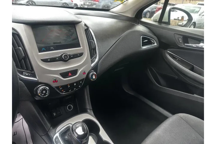 $9999 : 2017 Cruze LS Auto image 10