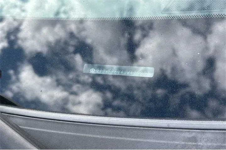 $13410 : Toyota RAV4 2018 XLE 4dr SUV image 3