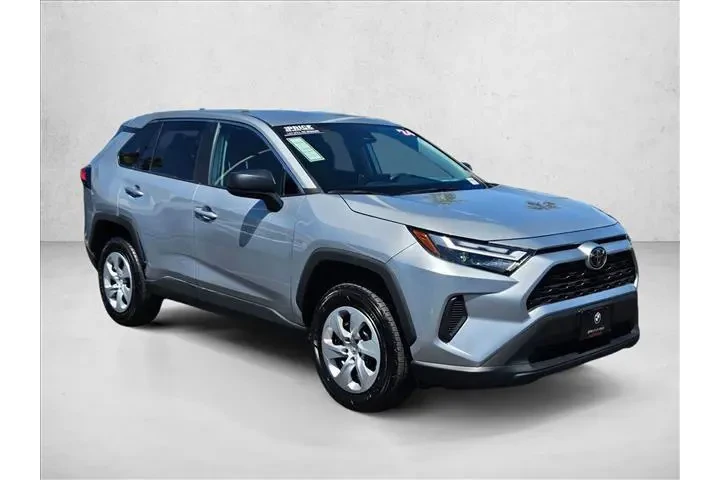 $30790 : Toyota RAV4 2024 LE 4dr SUV image 3