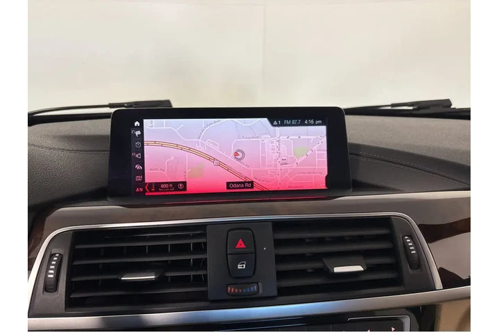 $17899 : 2018 3 Series 330i xDrive image 6