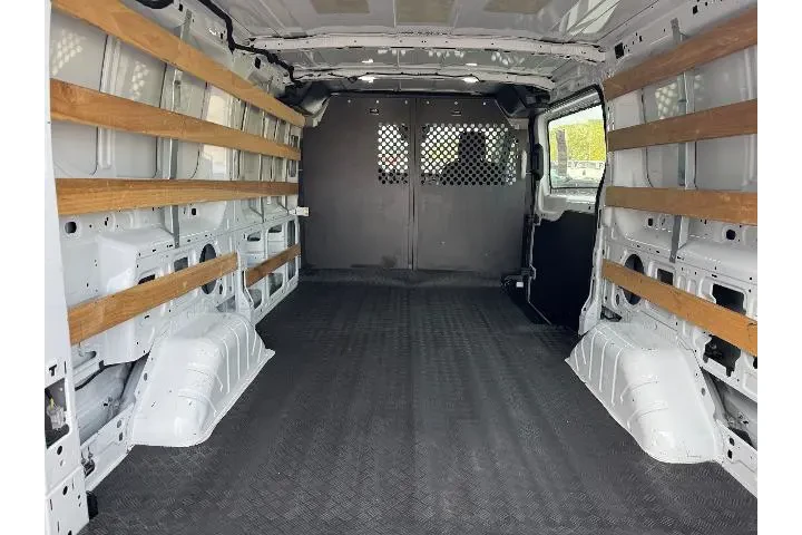 $33988 : Ford Transit 2023 250 3dr SW image 3