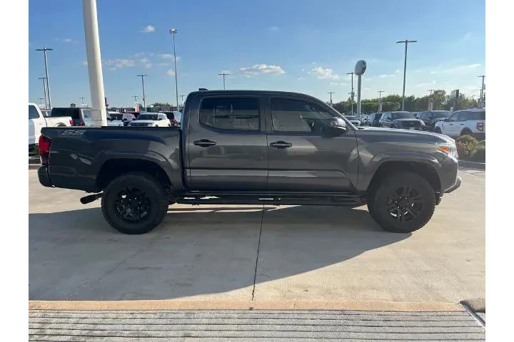 $28590 : Toyota Tacoma 2021 4x2 SR5 4 image 3
