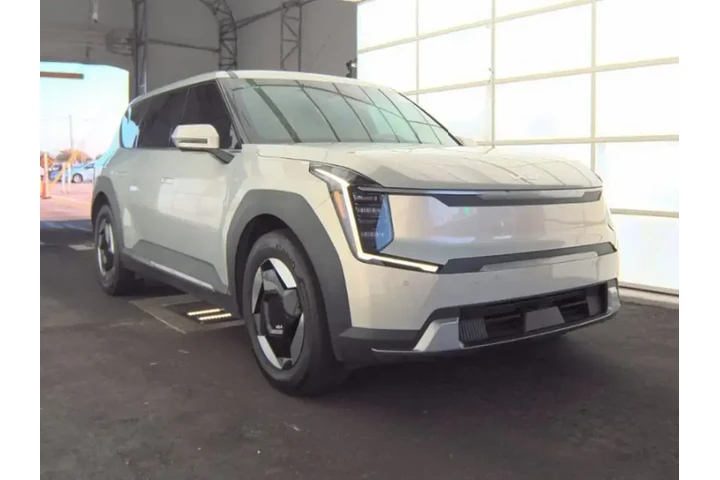 $29690 : Kia EV9 2024 Light Long Rang image 4