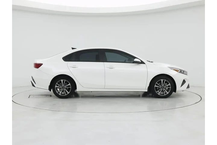 $18998 : Kia Forte 2023 LXS 4dr Sedan image 7