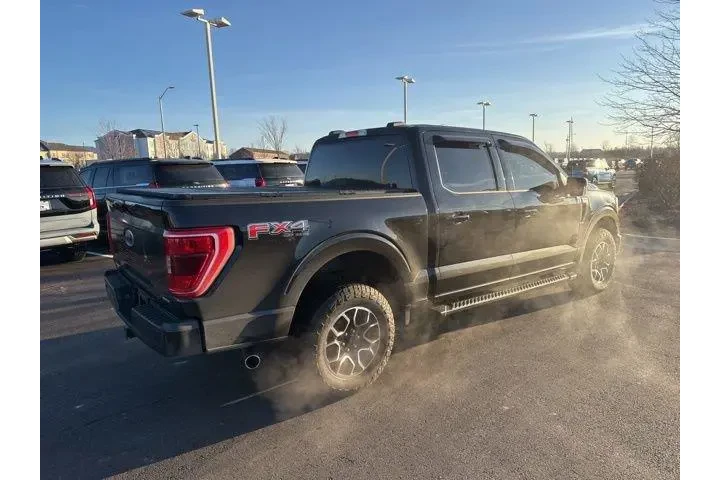 $33000 : Ford F-150 2022 4x4 XLT 4dr image 7