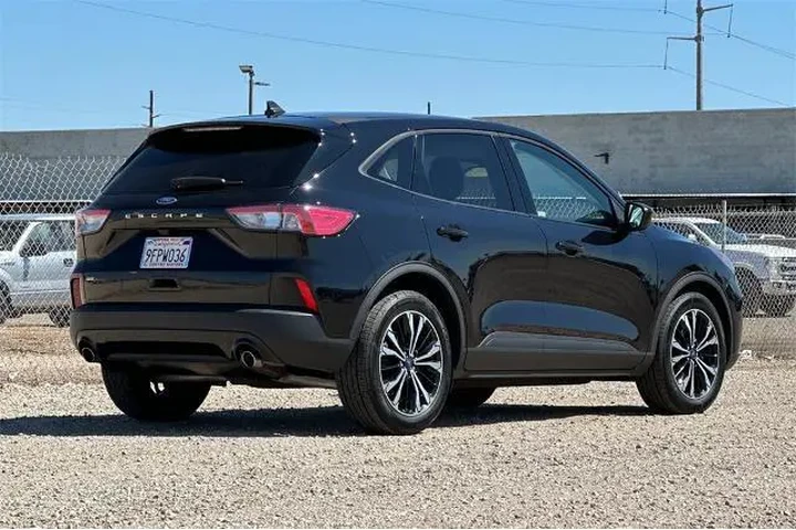 $21777 : Ford Escape 2022 SE 4dr SUV image 4