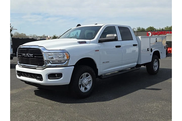 2022 RAM 2500 Tradesman Crew image 3