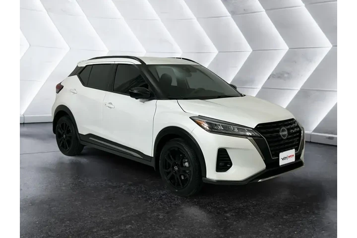 $20651 : Nissan Kicks 2024 SR 4dr Cro image 1