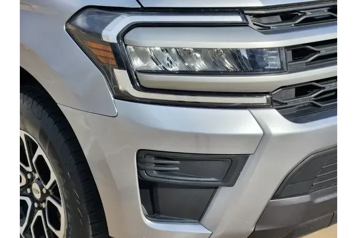$39753 : Ford Expedition 2024 4x4 XLT image 9