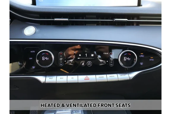 $32990 : Genesis GV70 2023 AWD 2.5T S image 9