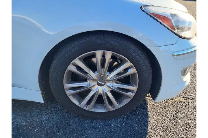 $11013 : Hyundai Genesis 2014 3.8L 4d image 7
