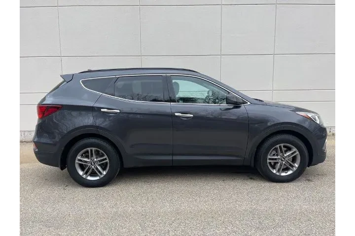 $12798 : Hyundai SANTA FE Sport 2017 image 5