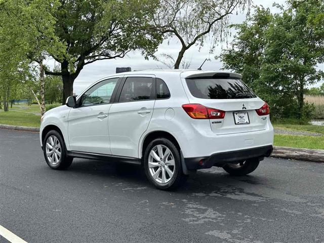 2014 Outlander Sport ES image 6