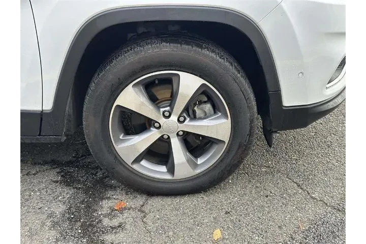 $21939 : Jeep Cherokee 2021 4x4 Limit image 10