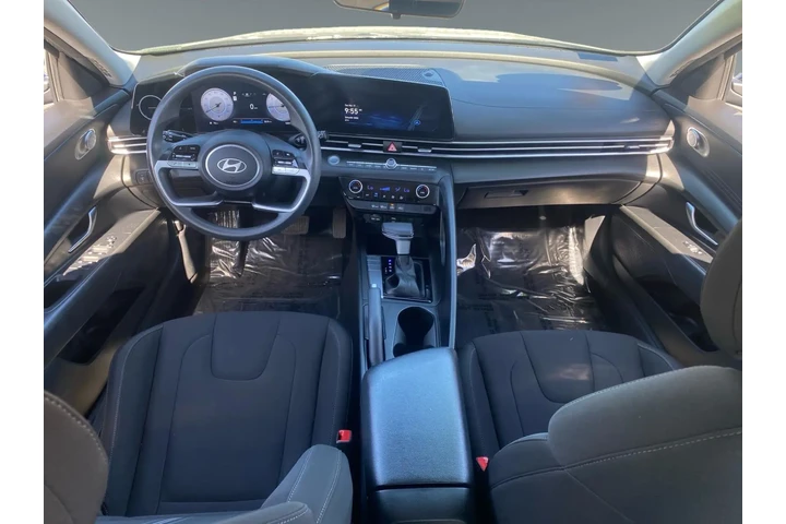 $21138 : Hyundai ELANTRA 2024 SEL 4dr image 10