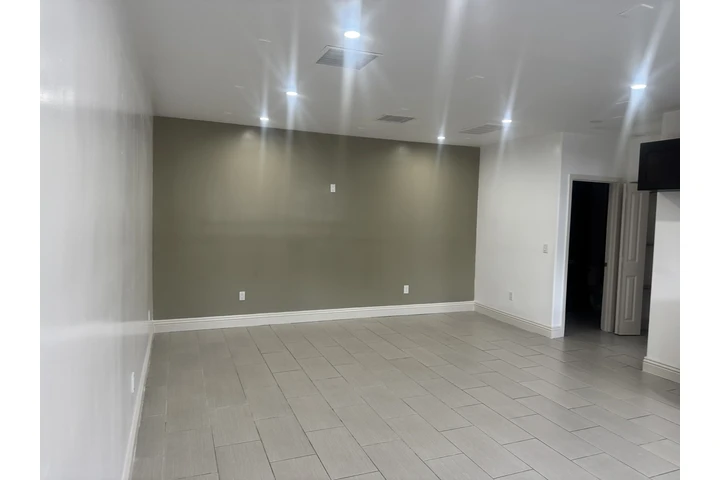 $2000 : Casita de atras en renta image 6