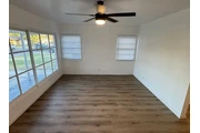 This 2 Bedroom 1 Bathroom Dwel en Bakersfield