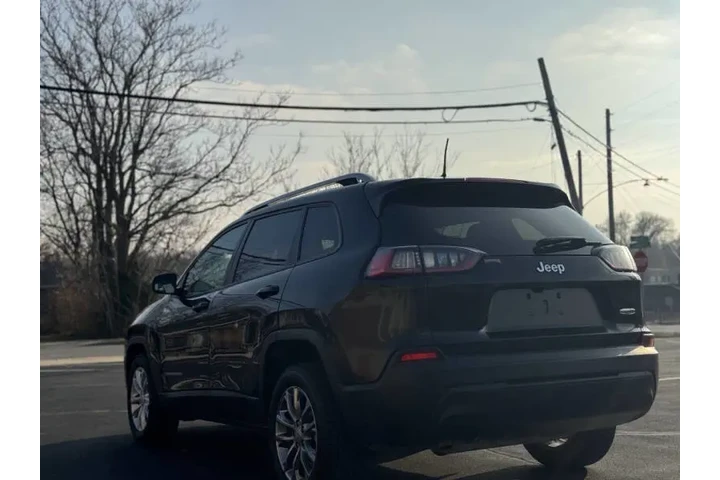 $8999 : 2020 Cherokee Latitude image 7