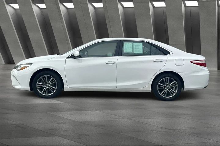 $17000 : Toyota Camry 2016 SE 4dr Sed image 10