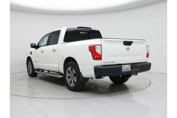 $25998 : Nissan Titan 2017 4x2 SV 4dr image 2