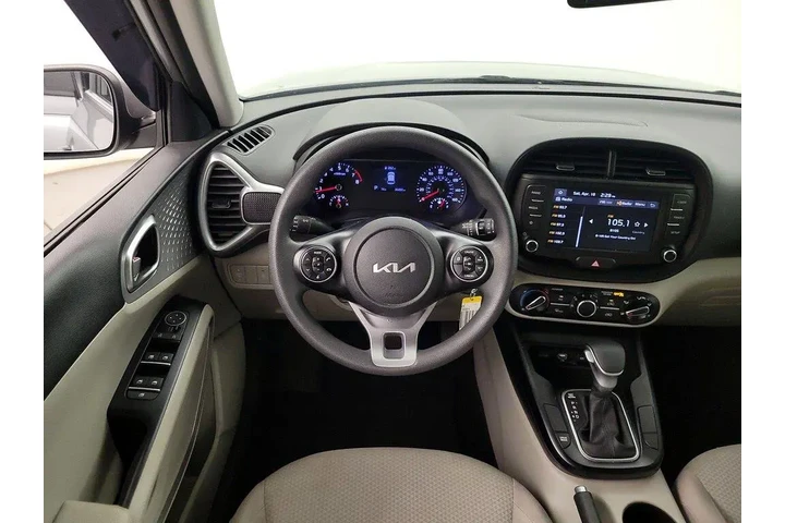 $17998 : Kia Soul 2022 LX 4dr Crossov image 10