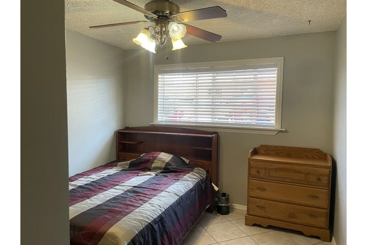 $750 : La Mirada rentó cuarto image 2