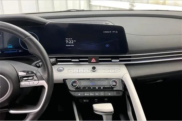 $20990 : Hyundai ELANTRA 2023 Limited image 6