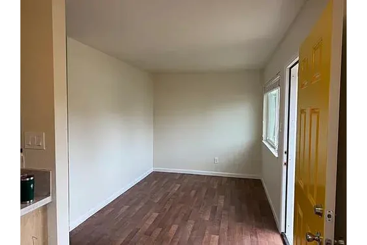 $850 : de 2 dormitorios actualizado image 3