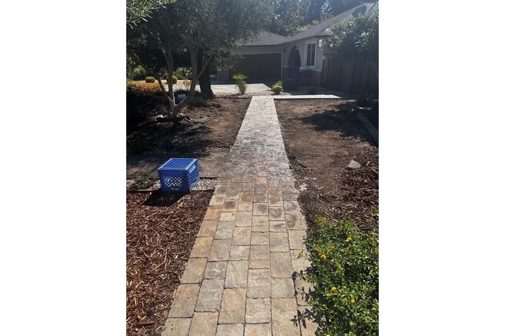 Y&M Pavers Construction image 8