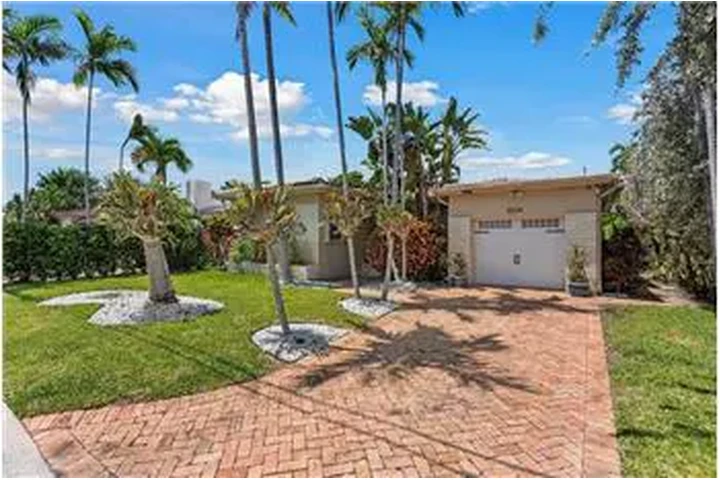 $8500 : Rental property with 3 bedro image 2