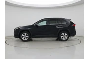 $29998 : Toyota RAV4 2021 AWD XLE 4dr thumbnail