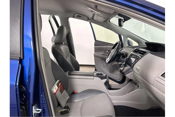 $15000 : 2015 PRIUS V image 6
