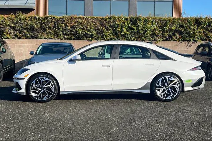 $18990 : Hyundai IONIQ 6 2023 SEL 4dr image 10