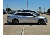 $17625 : Chevrolet Malibu 2022 LT 4dr thumbnail