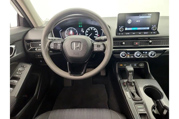 $25998 : Honda Civic 2025 LX 4dr Seda image 10