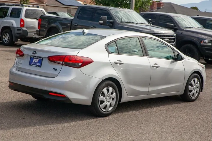 $15950 : 2017 Forte LX image 5