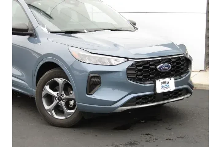 $25999 : Ford Escape 2023 AWD ST-Line image 4