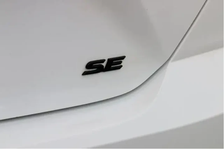 $36995 : Toyota Camry 2026 SE 4dr Sed image 9