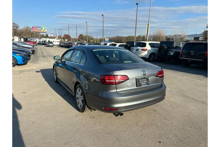 $6980 : 2017 Jetta 1.4T S Manual image 2