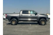 $28705 : Toyota Tundra 2017 4x4 SR5 4 thumbnail