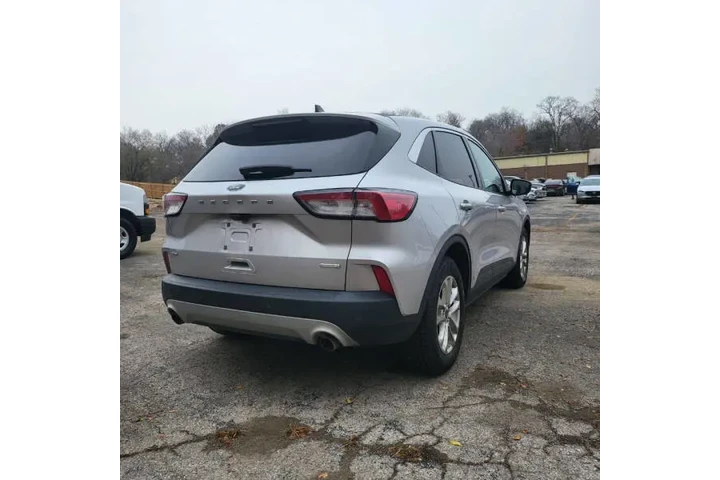 $7999 : 2020 Escape SE image 8