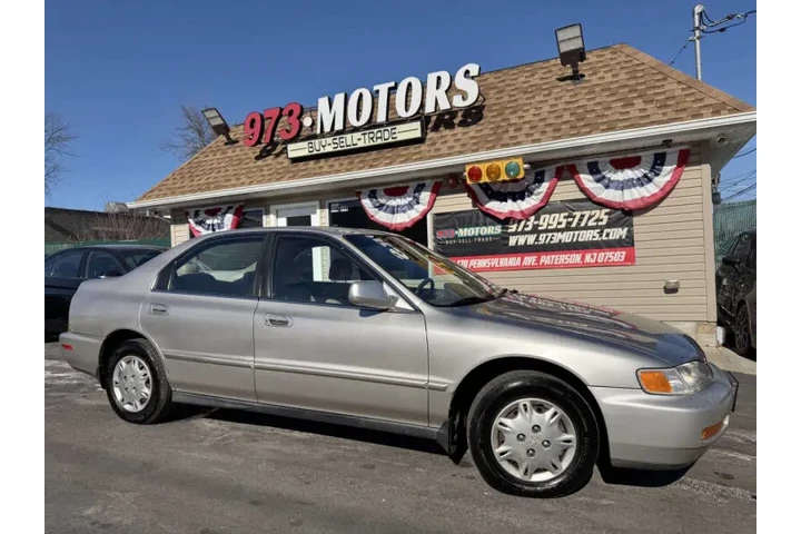 $3699 : 1996 Accord 25th Anniversary image 1